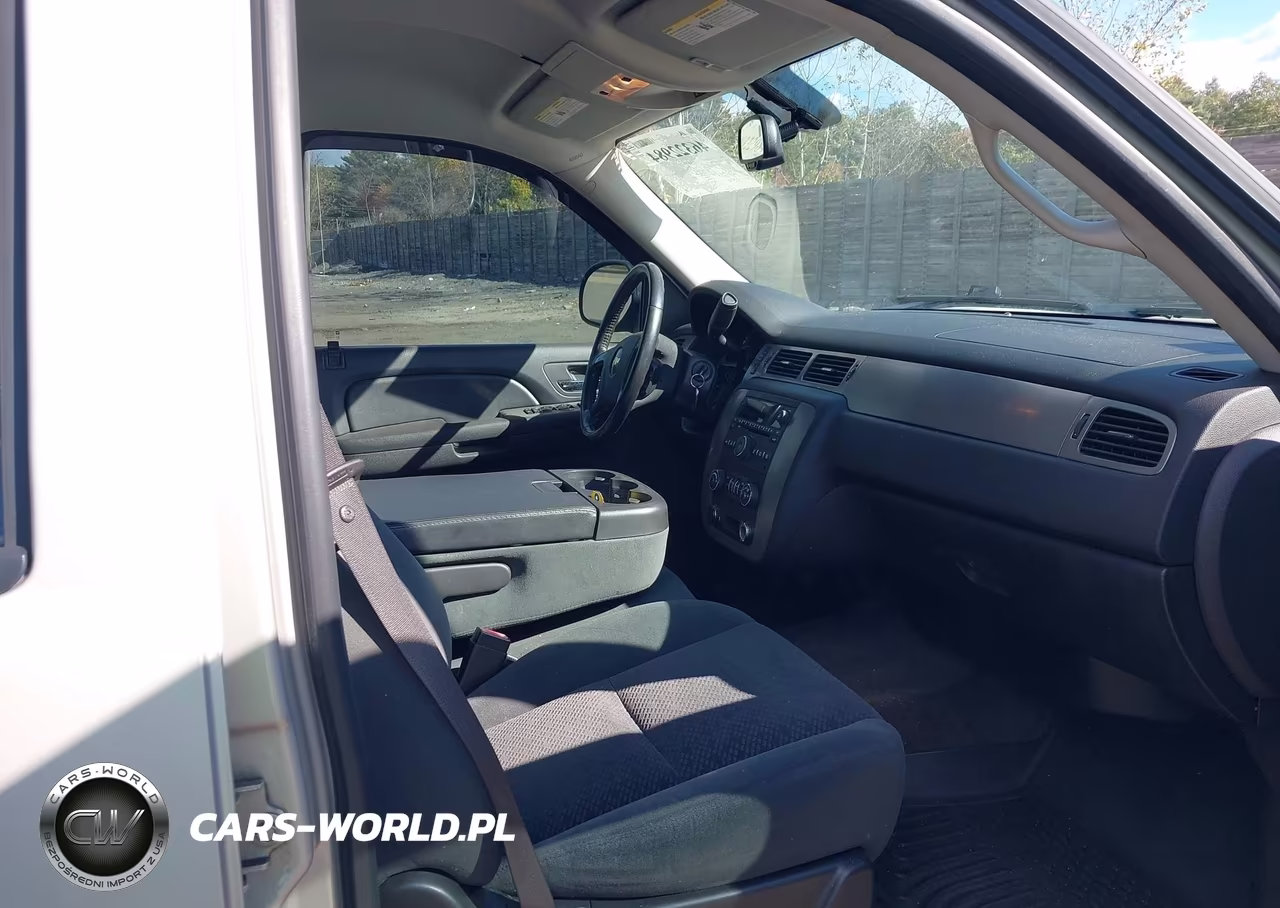 2008 Chevrolet Tahoe Ls VIN:1GNFK13098J179884 - 5