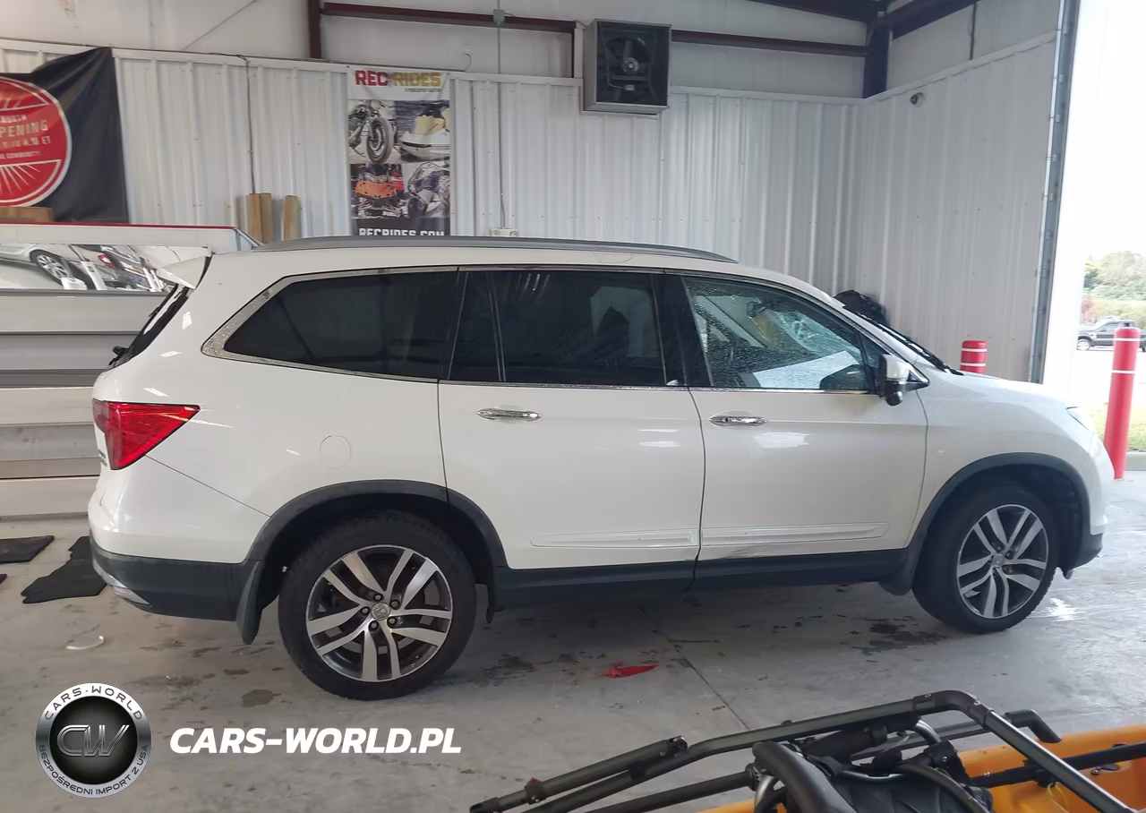 2017 Honda Pilot Touring VIN:5FNYF6H95HB092632 - 13