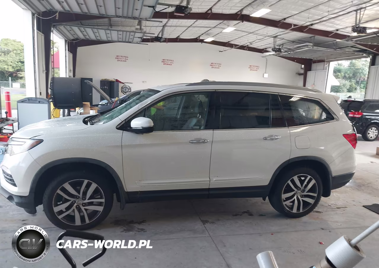 2017 Honda Pilot Touring VIN:5FNYF6H95HB092632 - 14