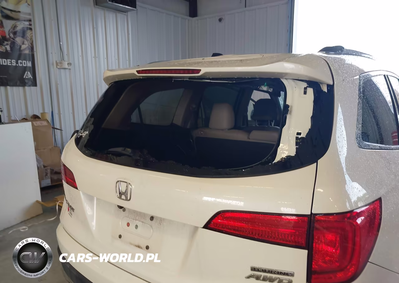 2017 Honda Pilot Touring VIN:5FNYF6H95HB092632 - 17