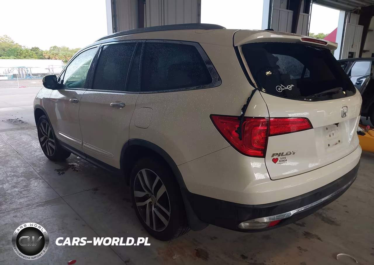 2017 Honda Pilot Touring VIN:5FNYF6H95HB092632 - 3