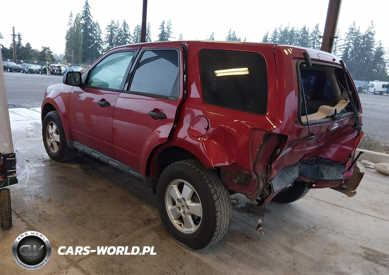 2011 Ford Escape Xls VIN:1FMCU0C78BKC42970 - 3