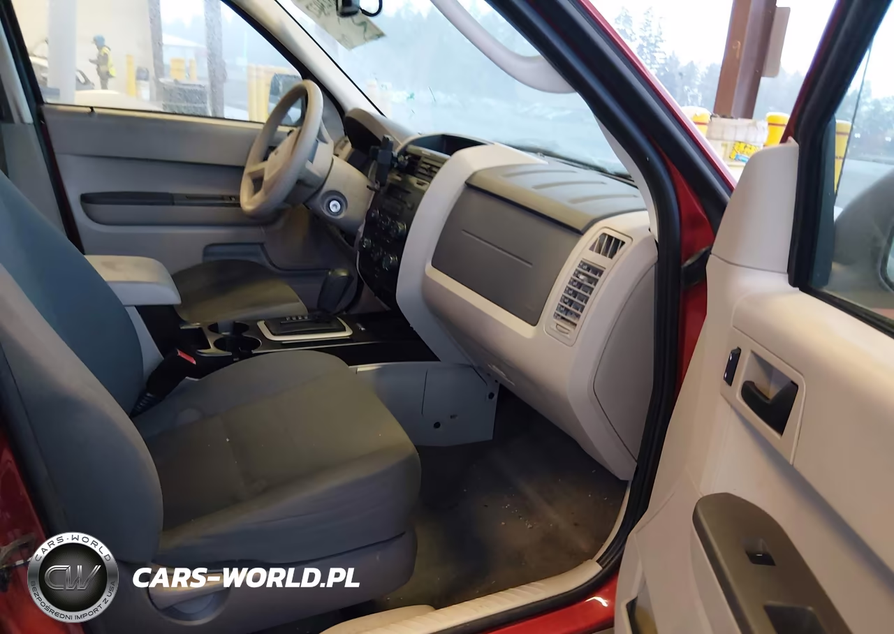 2011 Ford Escape Xls VIN:1FMCU0C78BKC42970 - 5