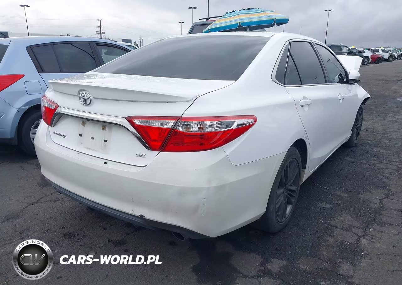 2016 Toyota Camry Se VIN:4T1BF1FK2GU241711 - 4