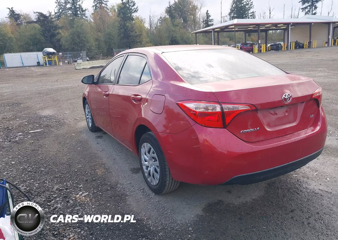 2019 Toyota Corolla Le VIN:5YFBURHE3KP936821 - 3