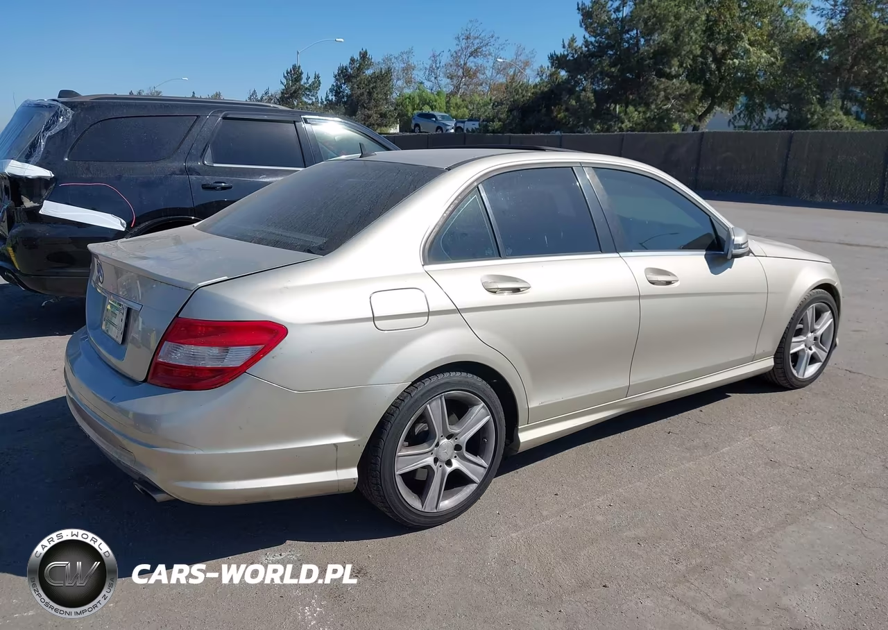 2011 Mercedes-Benz C 300 Luxury-Sport VIN:WDDGF5EB8BR136644 - 4
