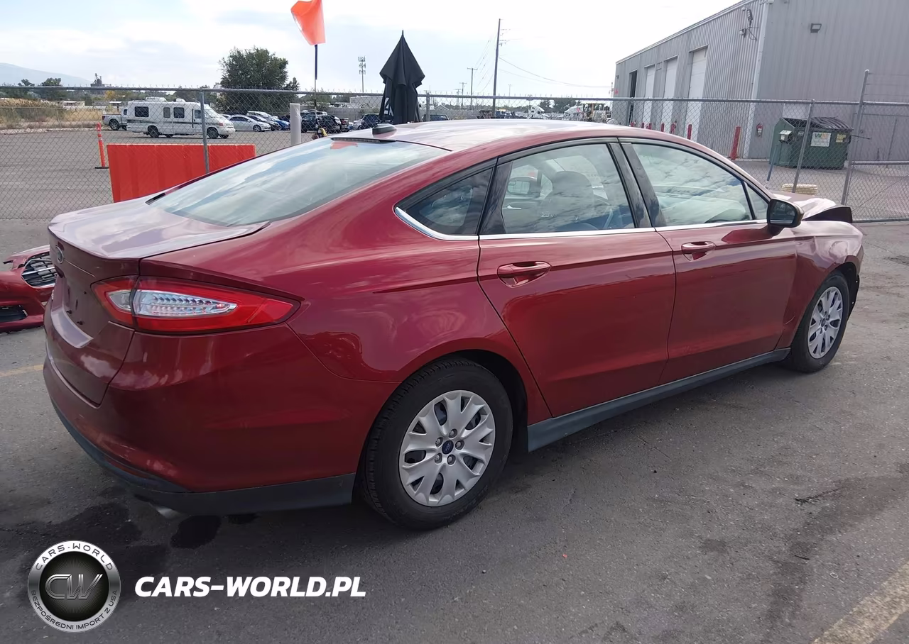 2014 Ford Fusion S VIN:3FA6P0G71ER391830 - 4