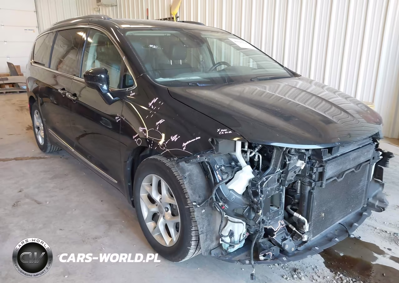 2017 Chrysler Pacifica Touring-L Plus
