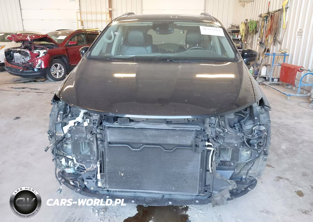 2017 Chrysler Pacifica Touring-L Plus VIN:2C4RC1EG7HR634692 - 12