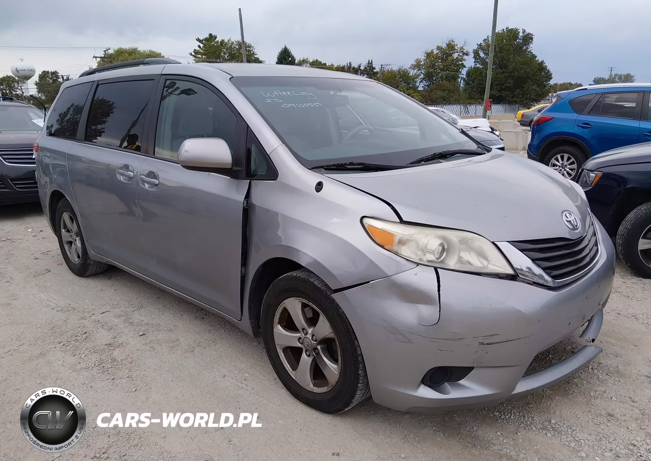 2014 Toyota Sienna Le V6 8 Passenger – zdjęcie 1 z 20