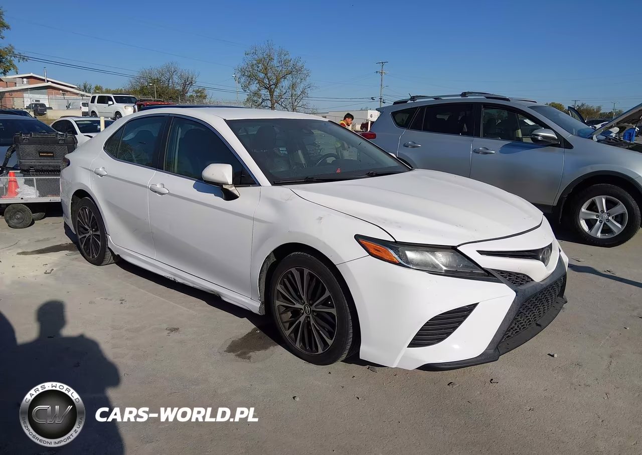 2018 Toyota Camry Se – zdjęcie 1 z 16