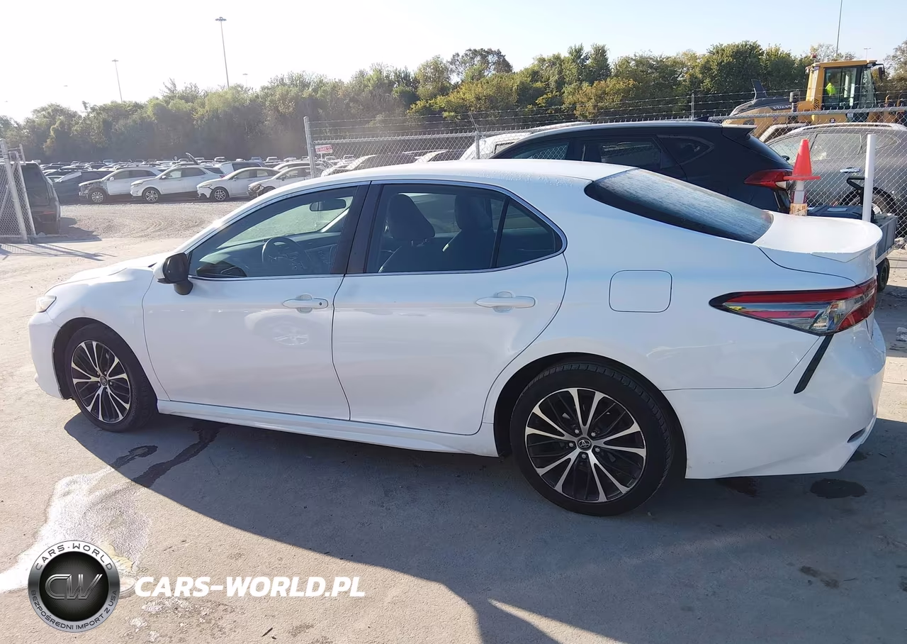 2018 Toyota Camry Se VIN:4T1B11HK4JU146117 - 14