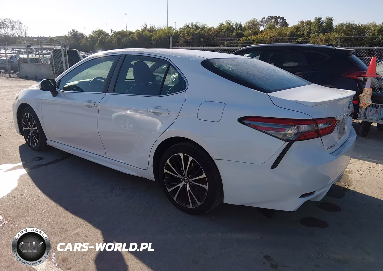 2018 Toyota Camry Se VIN:4T1B11HK4JU146117 - 3