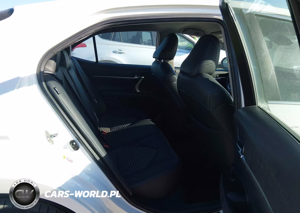 2018 Toyota Camry Se VIN:4T1B11HK4JU146117 - 8