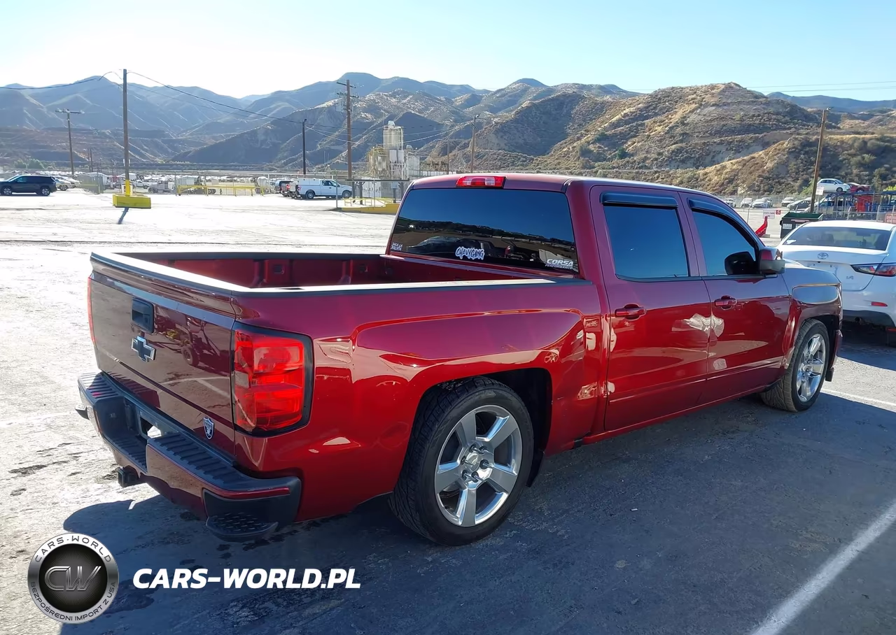 2018 Chevrolet Silverado 1500 1Lt VIN:3GCPCREC8JG145667 - 4