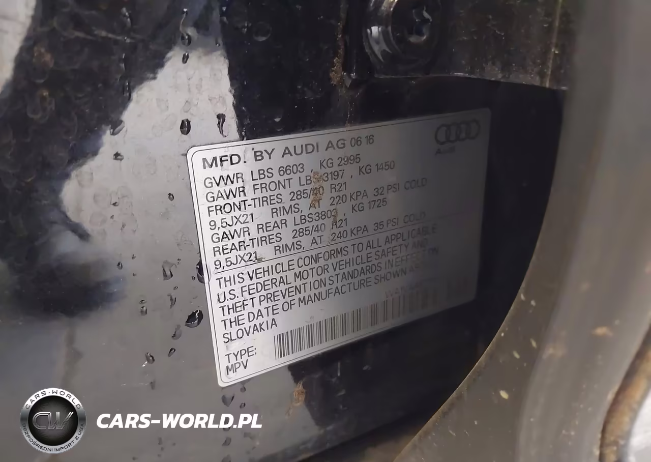 2017 Audi Q7 3.0T Premium VIN:WA1VAAF71HD023377 - 9