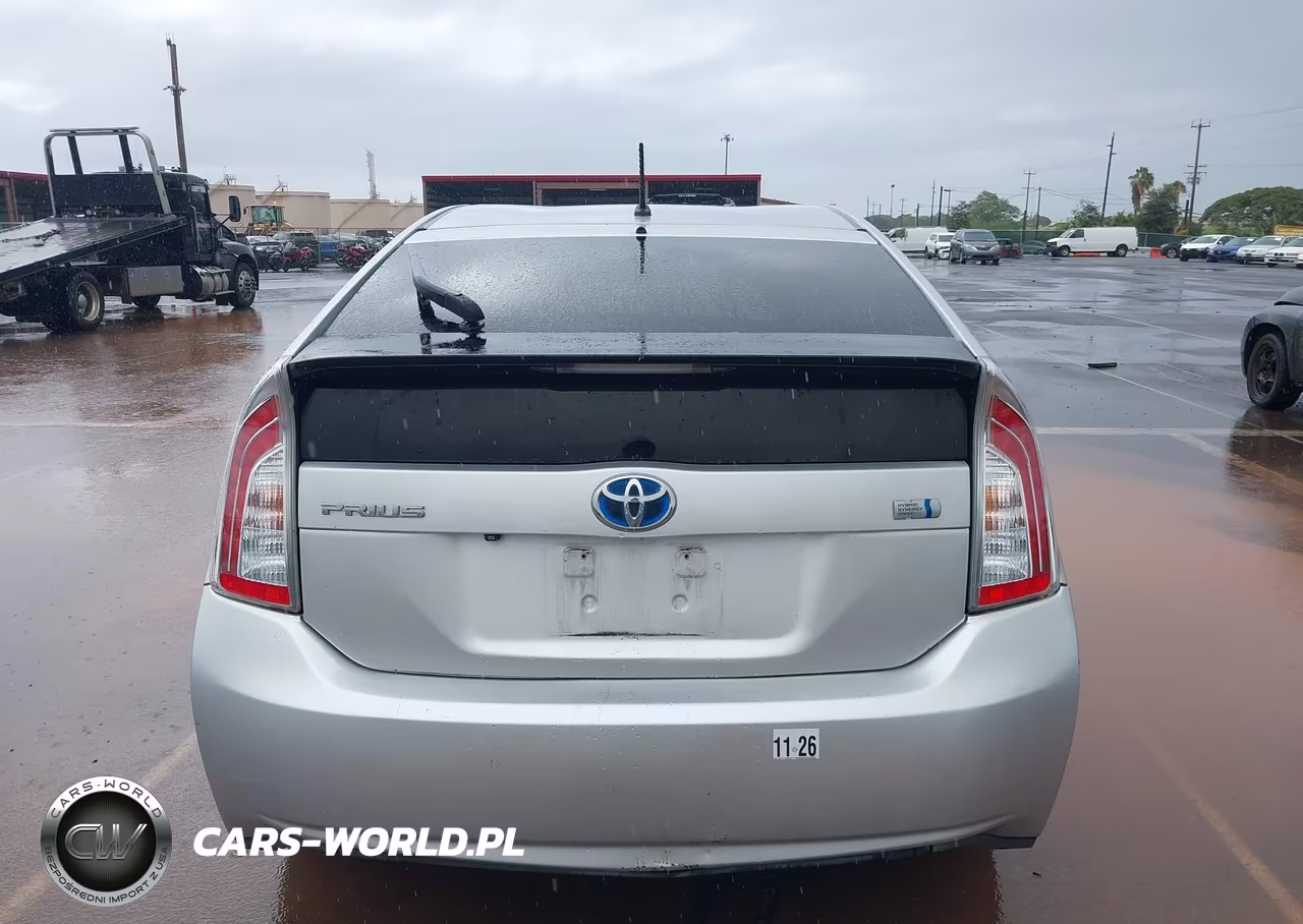 2015 Toyota Prius Two VIN:JTDKN3DU9F1997401 - 16