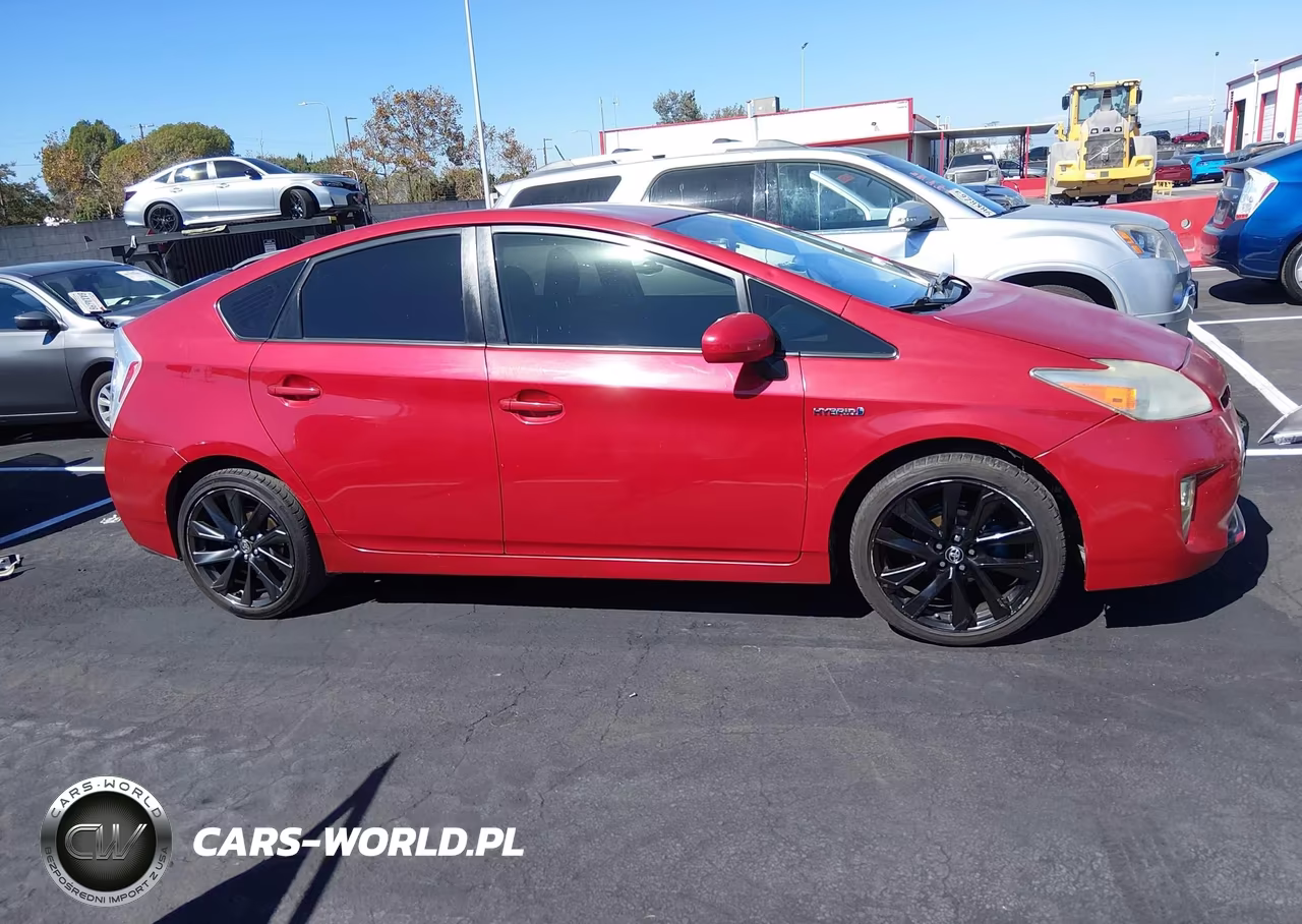 2015 Toyota Prius Two VIN:JTDKN3DU8F0440260 - 13