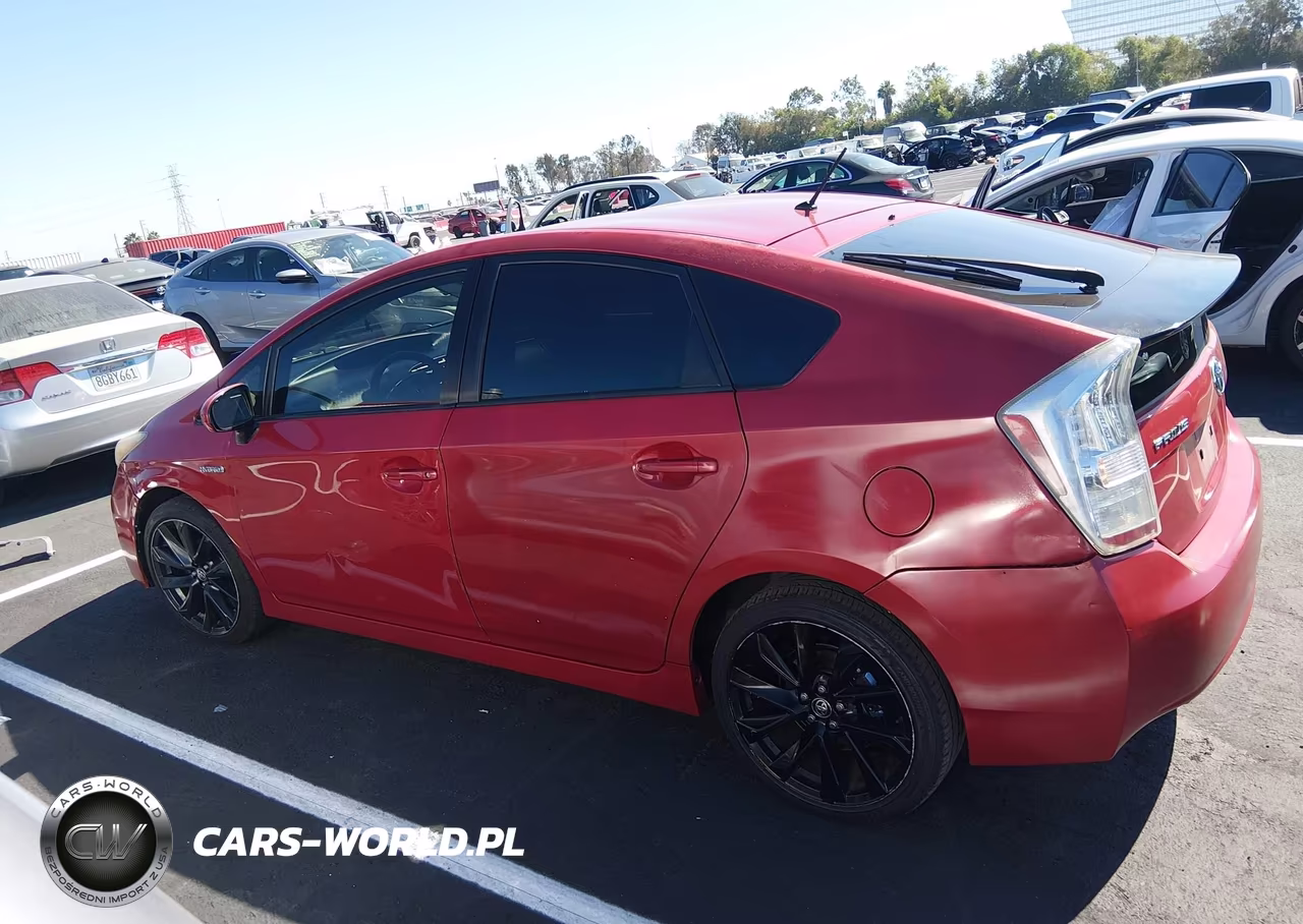 2015 Toyota Prius Two VIN:JTDKN3DU8F0440260 - 14