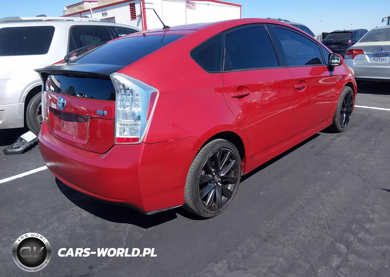 2015 Toyota Prius Two VIN:JTDKN3DU8F0440260 - 4