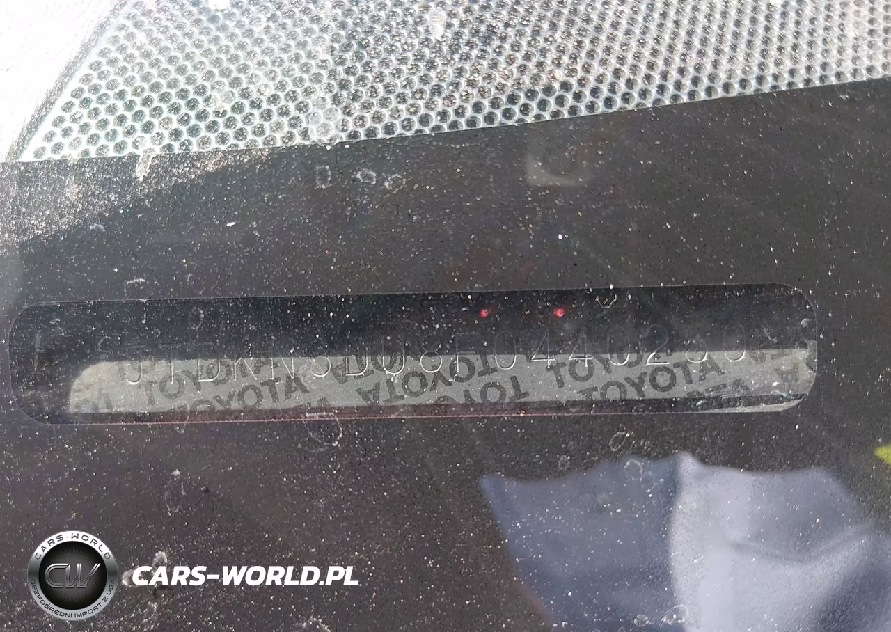 2015 Toyota Prius Two VIN:JTDKN3DU8F0440260 - 9