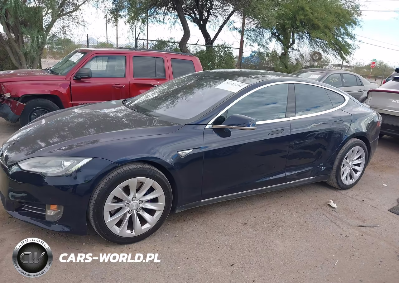 2013 Tesla Model S Performance VIN:5YJSA1CP0DFP13914 - 14