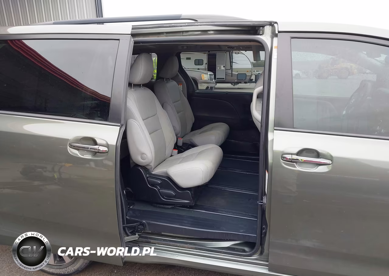 2019 Toyota Sienna Limited Premium 7 Passenger VIN:5TDDZ3DC6KS227996 - 8