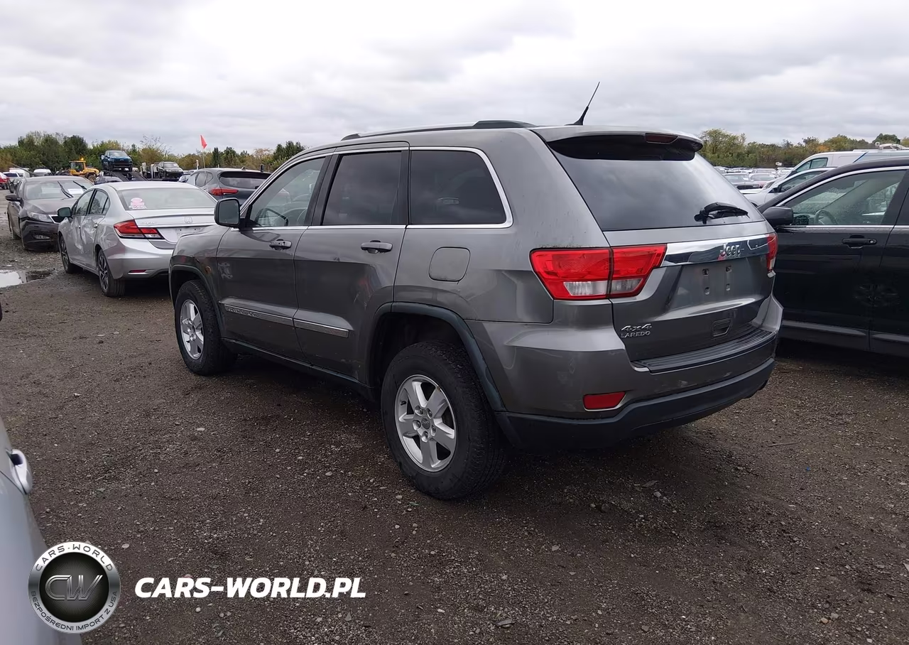 2012 Jeep Grand Cherokee Laredo VIN:1C4RJFAGXCC239786 - 3