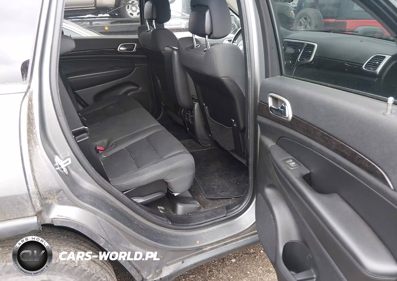 2012 Jeep Grand Cherokee Laredo VIN:1C4RJFAGXCC239786 - 8