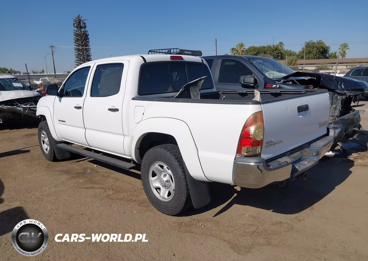 2015 Toyota Tacoma Prerunner V6 VIN:5TFJU4GNXFX078030 - 3