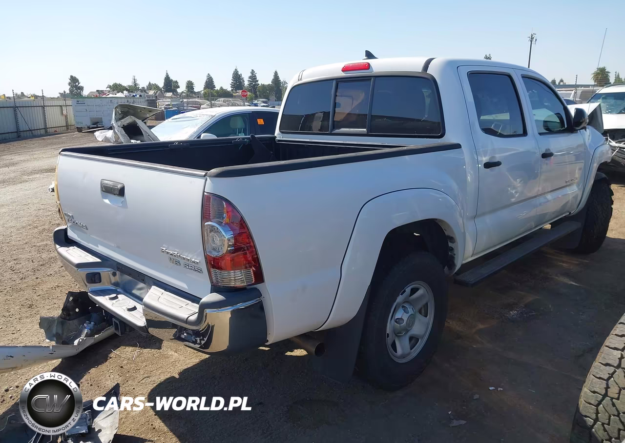 2015 Toyota Tacoma Prerunner V6 VIN:5TFJU4GNXFX078030 - 4