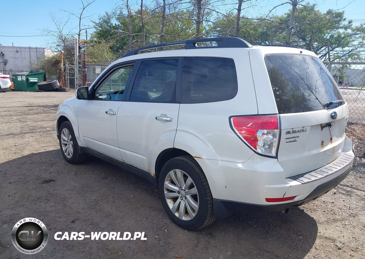 2011 Subaru Forester 2.5X Premium VIN:JF2SHACC5BG732522 - 3