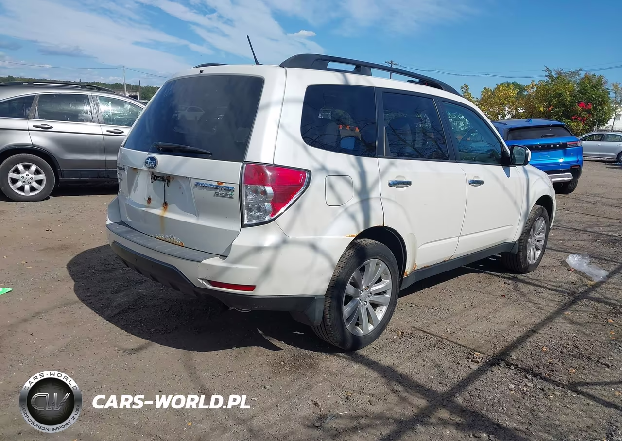 2011 Subaru Forester 2.5X Premium VIN:JF2SHACC5BG732522 - 4