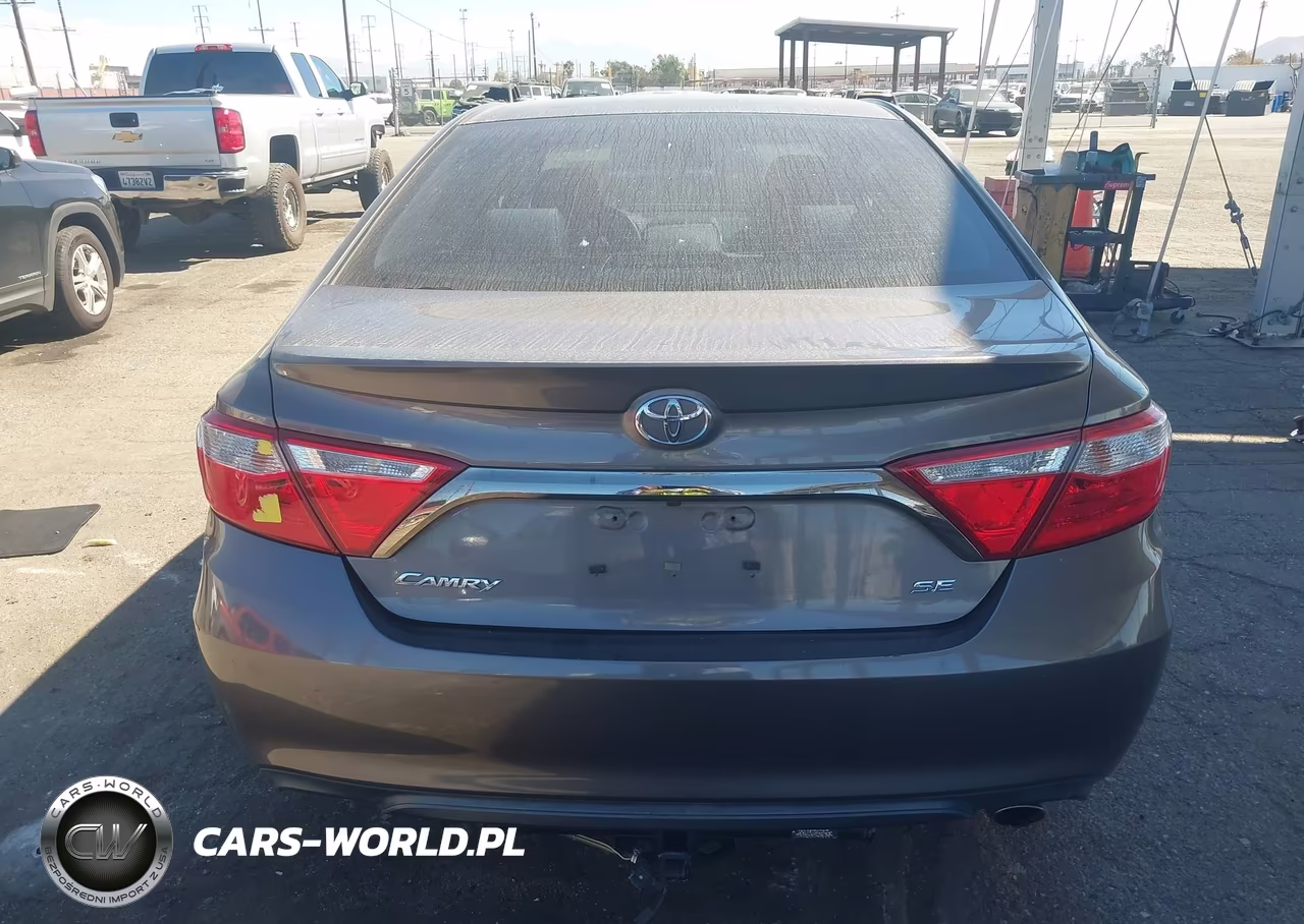2015 Toyota Camry Se VIN:4T1BF1FK3FU957967 - 16