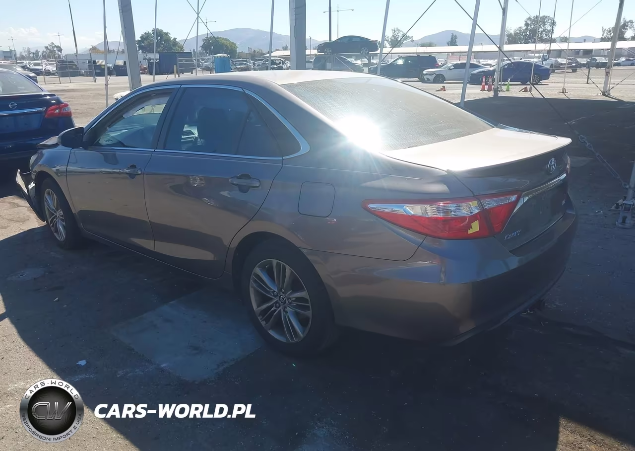 2015 Toyota Camry Se VIN:4T1BF1FK3FU957967 - 3