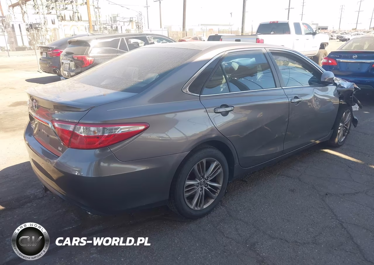 2015 Toyota Camry Se VIN:4T1BF1FK3FU957967 - 4