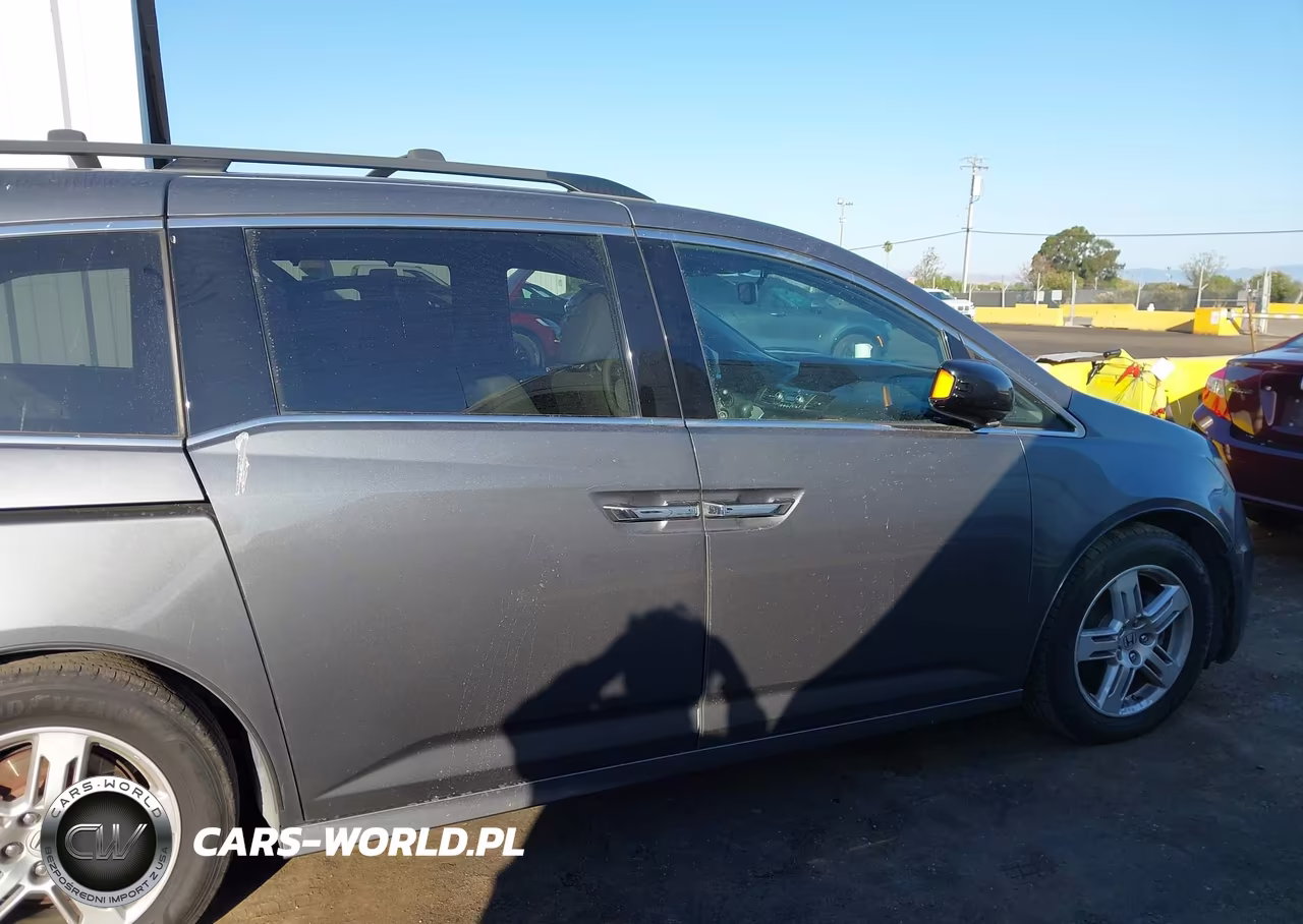 2013 Honda Odyssey Touring-Touring Elite VIN:5FNRL5H96DB018802 - 13