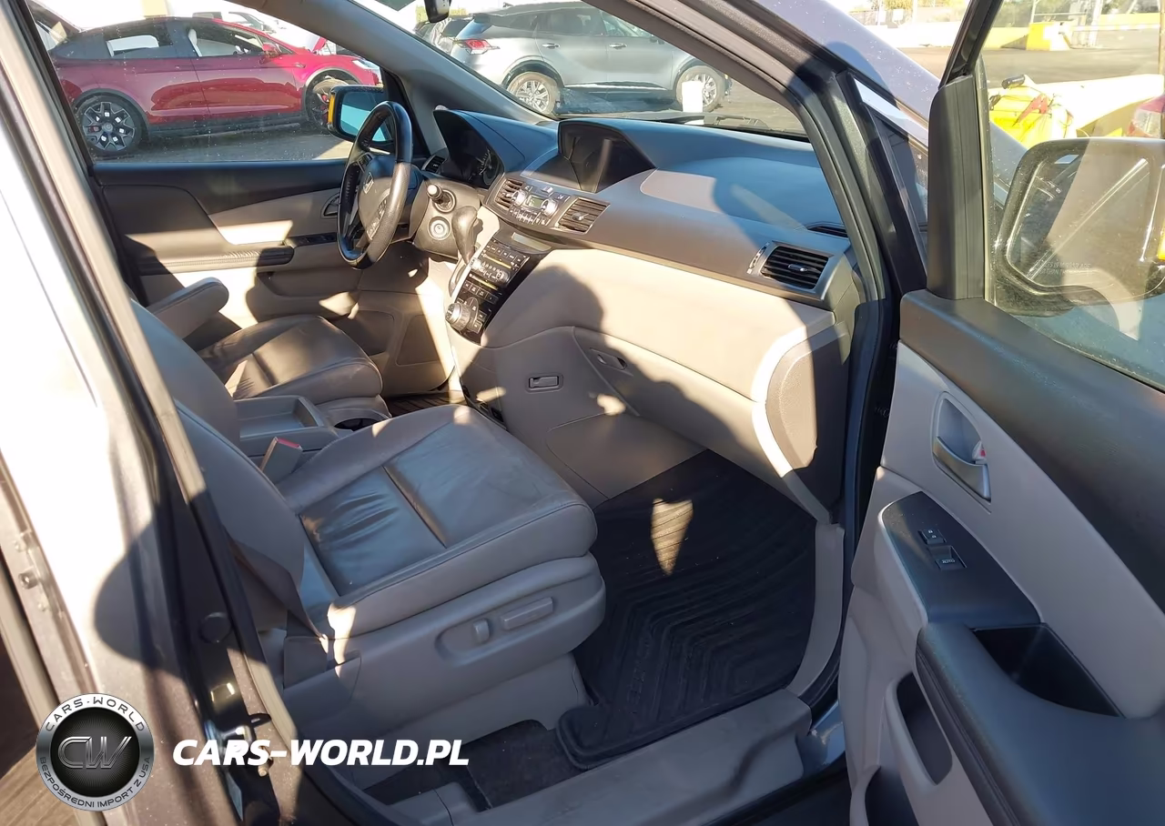 2013 Honda Odyssey Touring-Touring Elite VIN:5FNRL5H96DB018802 - 5
