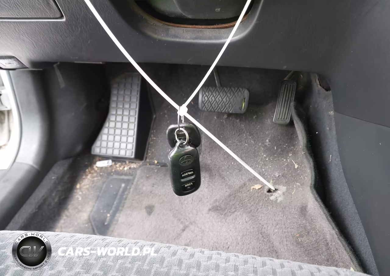 2007 Toyota Corolla S VIN:1NXBR32E67Z889992 - 11