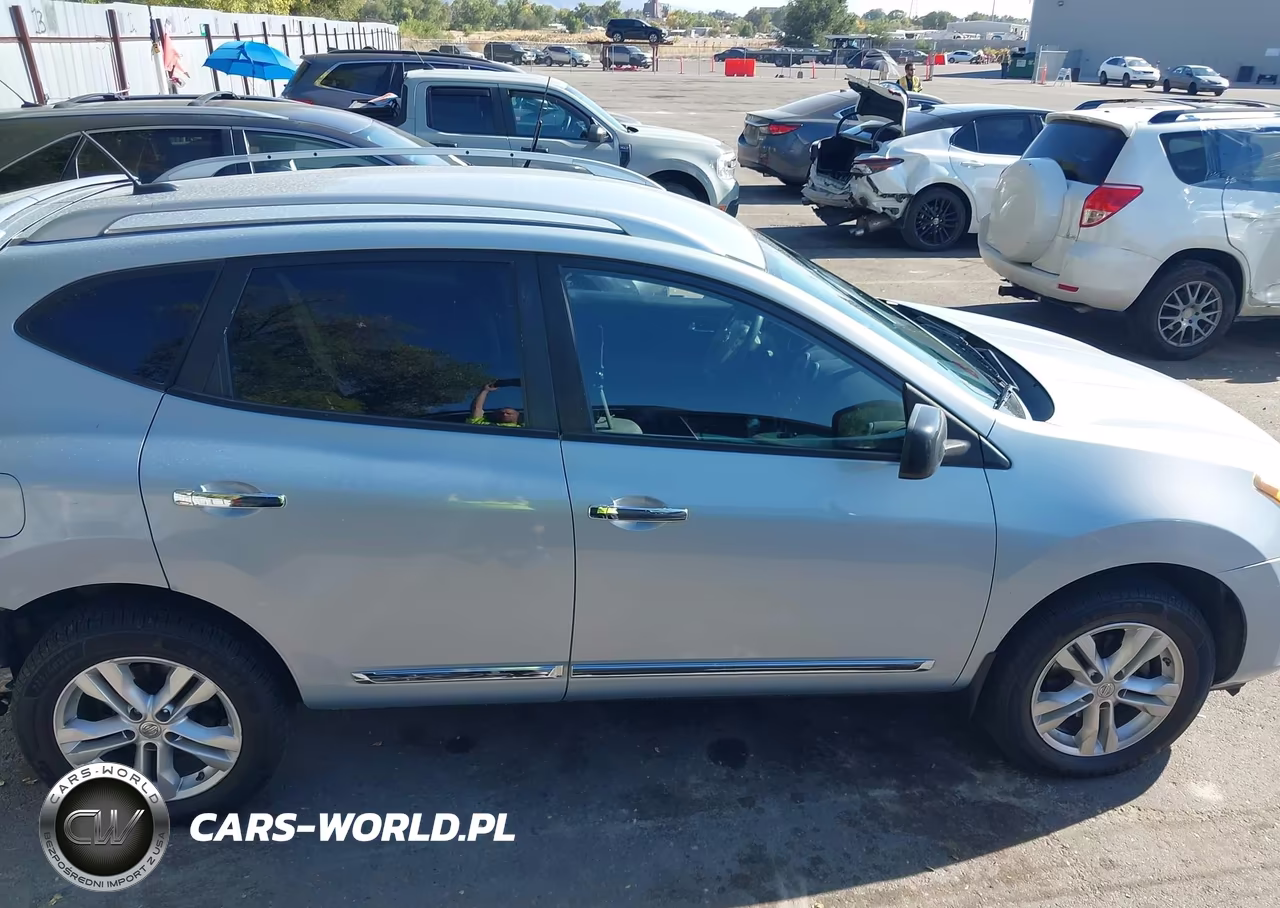 2015 Nissan Rogue Select S VIN:JN8AS5MV8FW258228 - 13