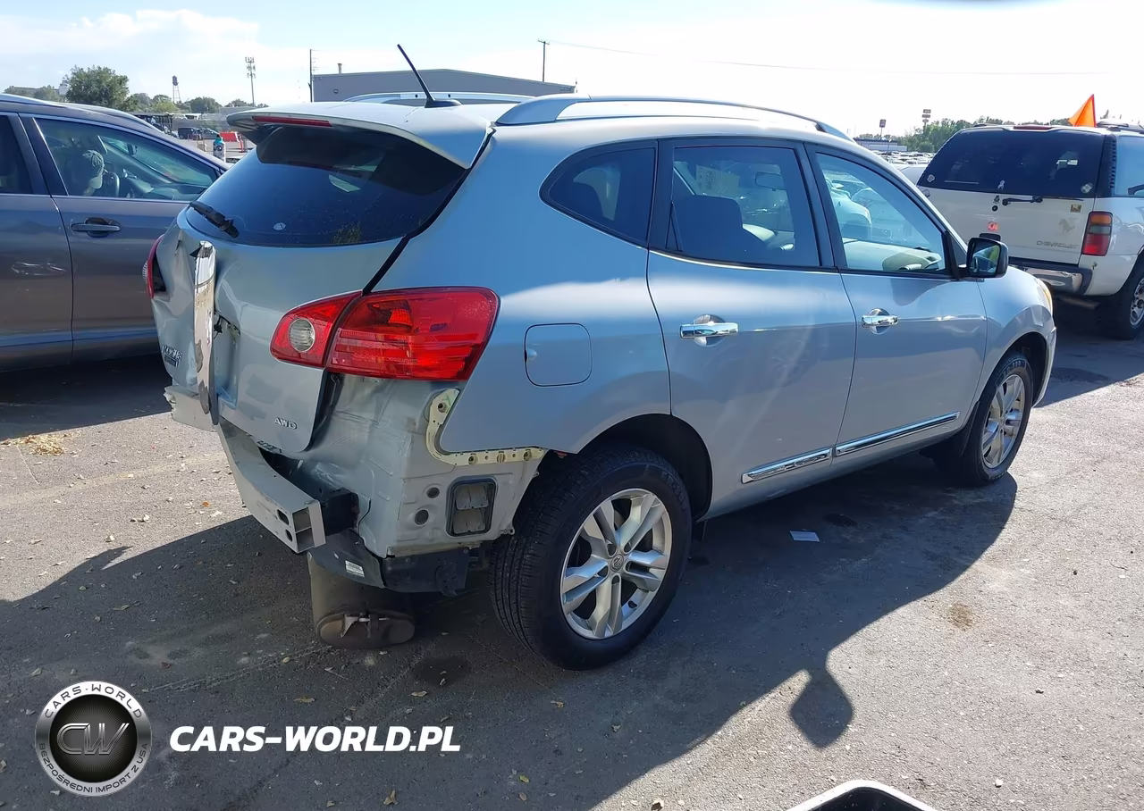 2015 Nissan Rogue Select S VIN:JN8AS5MV8FW258228 - 4