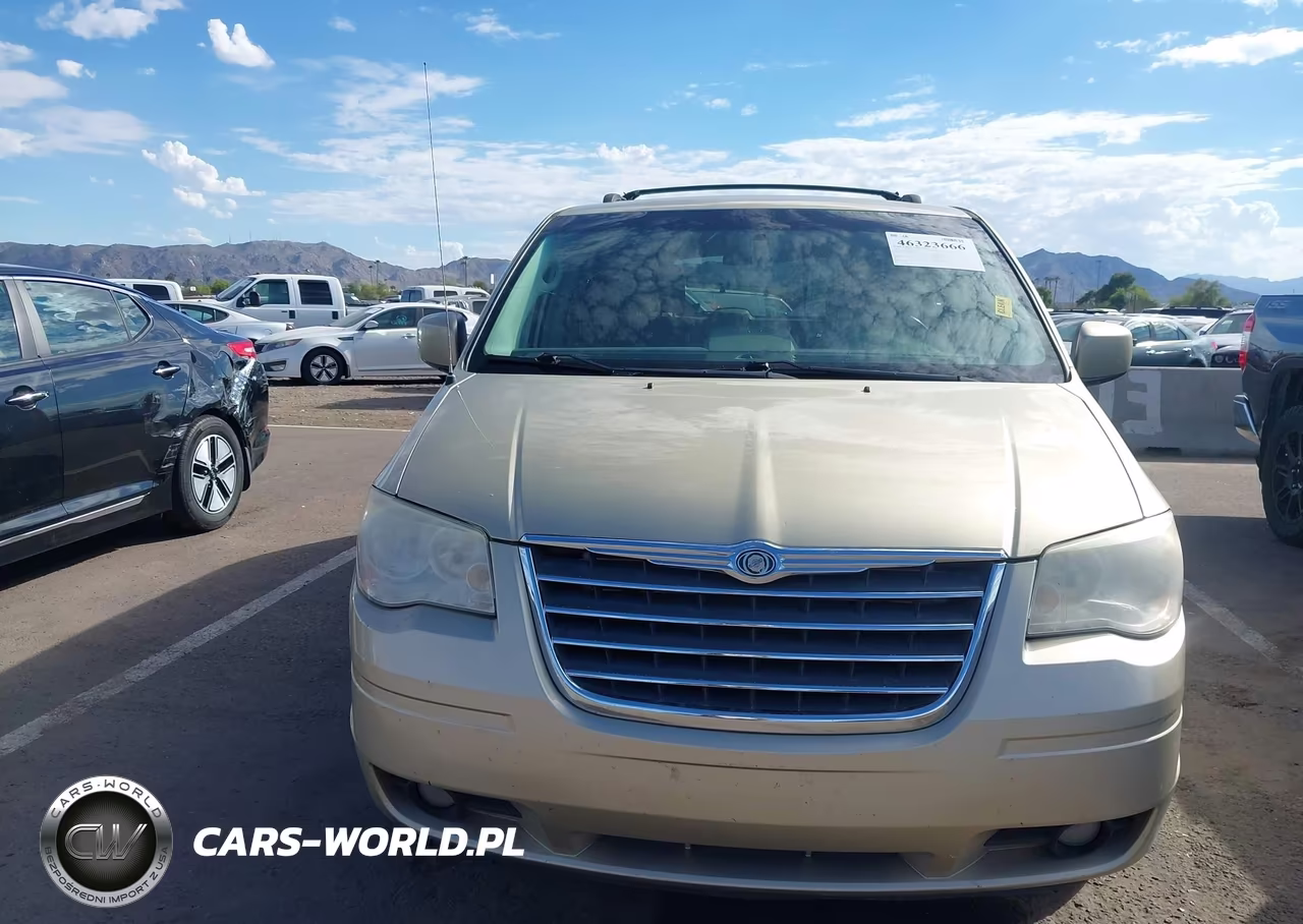 2010 Chrysler Town & Country Touring VIN:2A4RR5D17AR226387 - 12