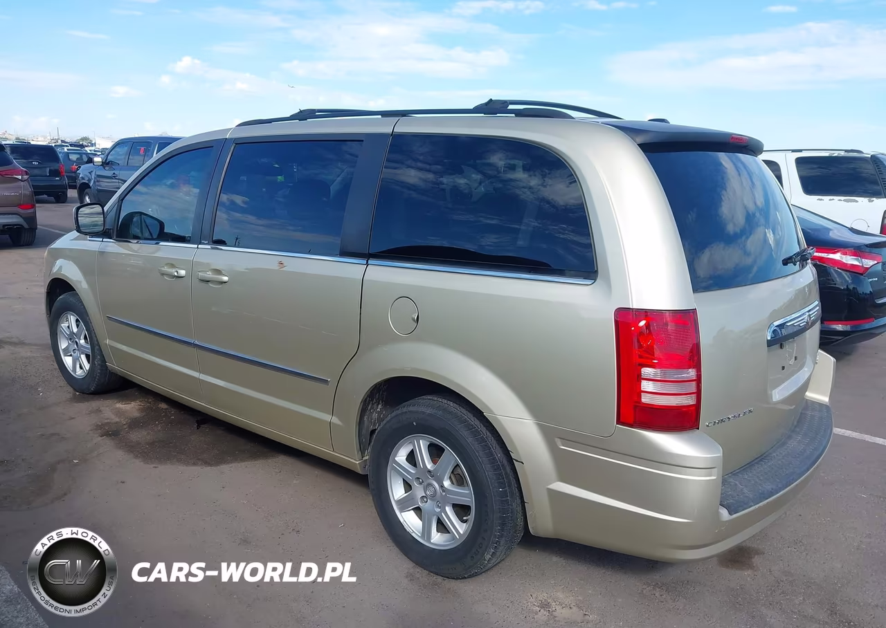2010 Chrysler Town & Country Touring VIN:2A4RR5D17AR226387 - 3