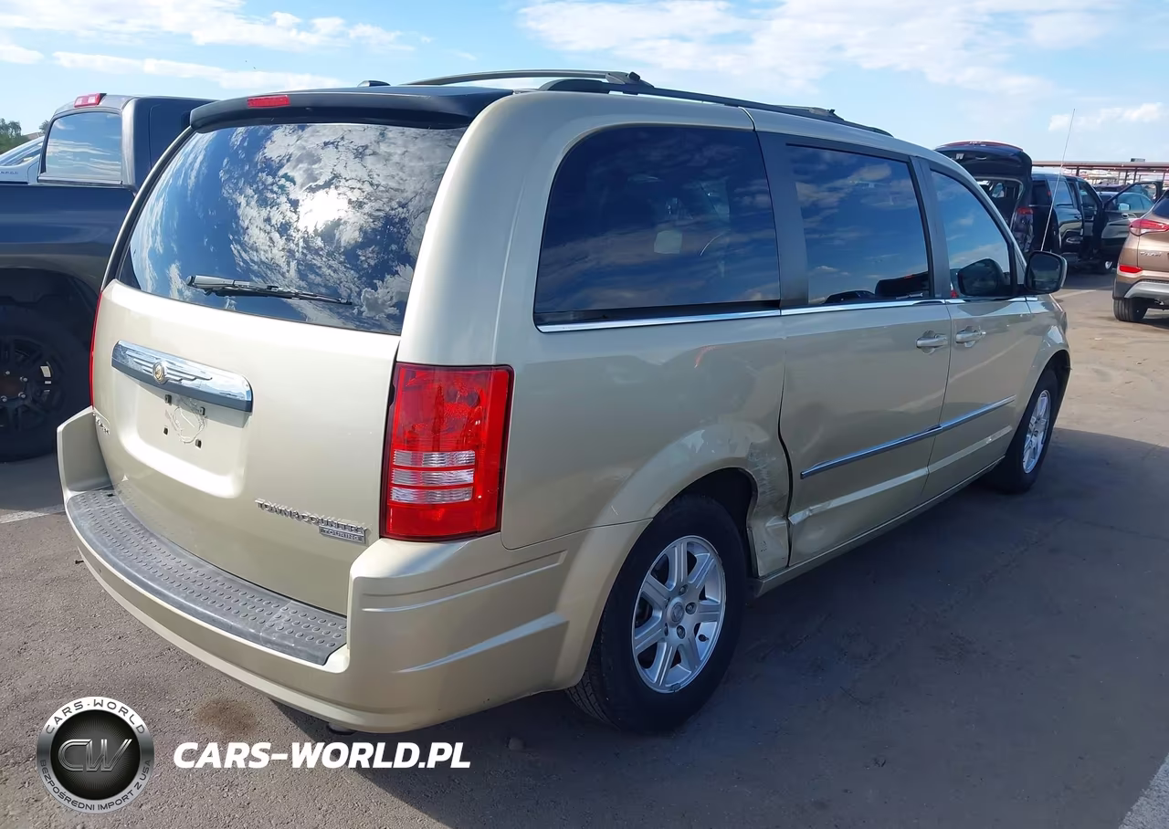 2010 Chrysler Town & Country Touring VIN:2A4RR5D17AR226387 - 4