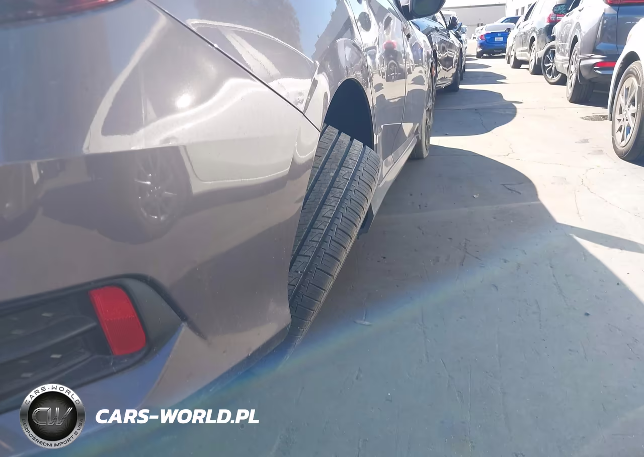2019 Honda Civic Sport VIN:19XFC2F81KE046327 - 17