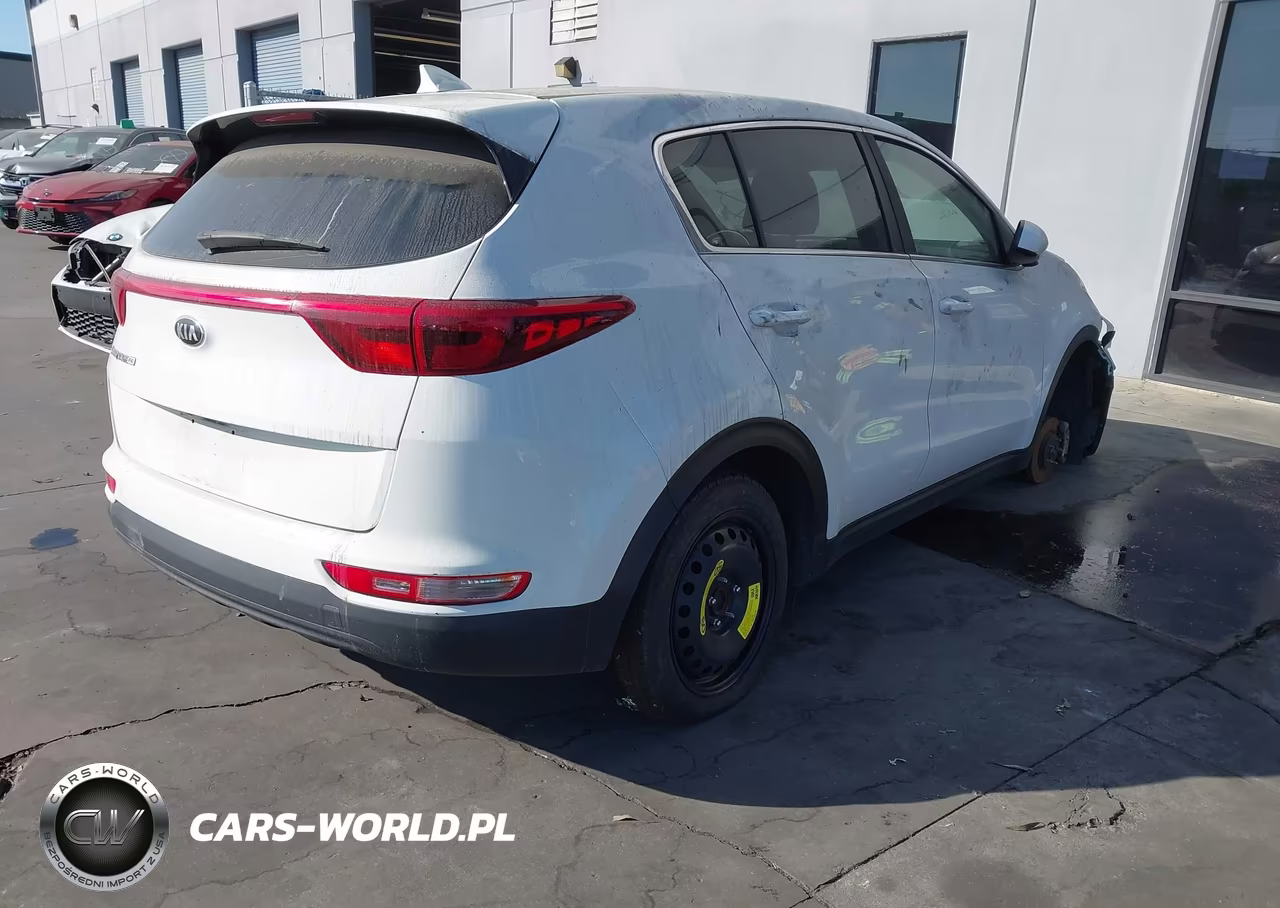2018 Kia Sportage Lx VIN:KNDPM3AC8J7402211 - 4