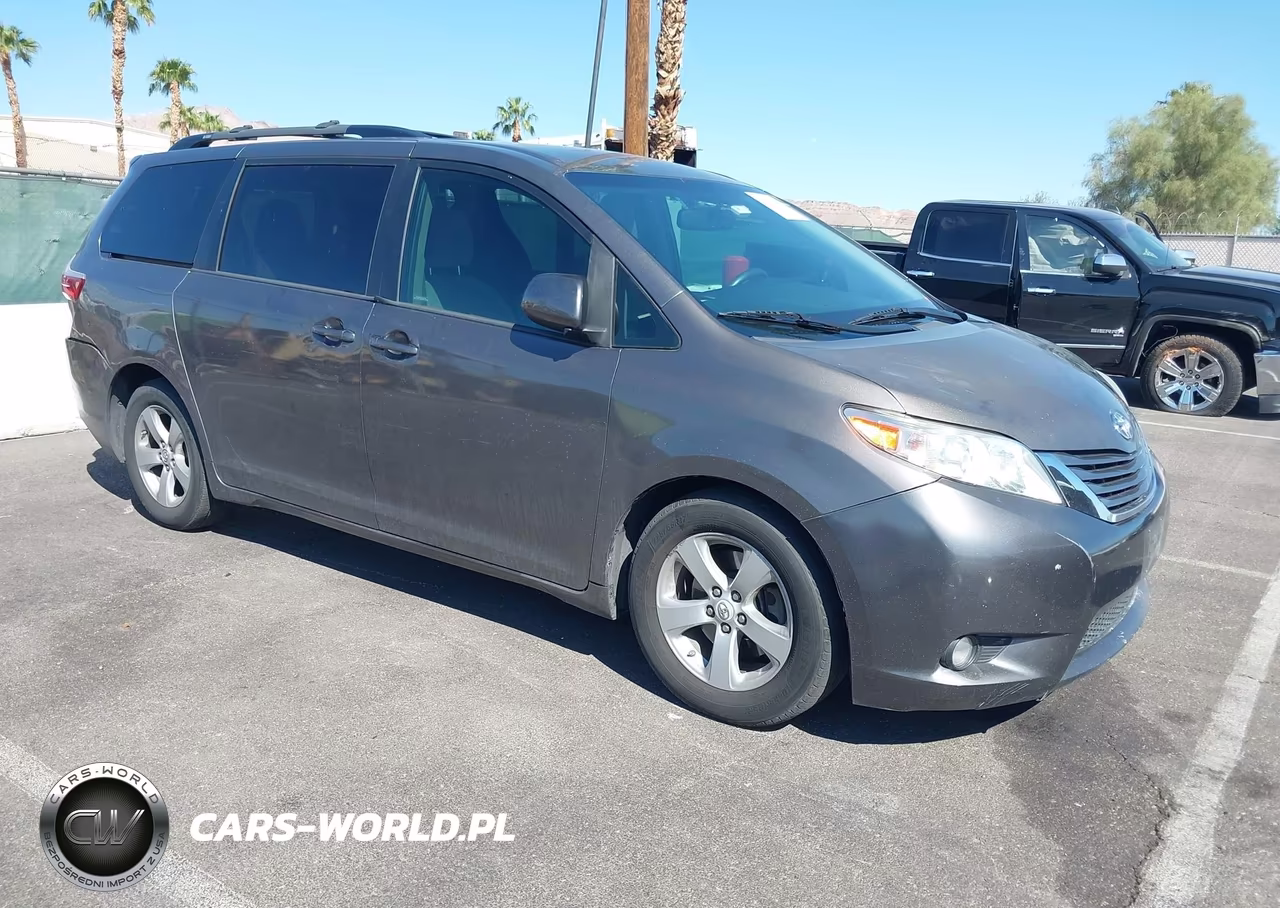 2017 Toyota Sienna Le 8 Passenger