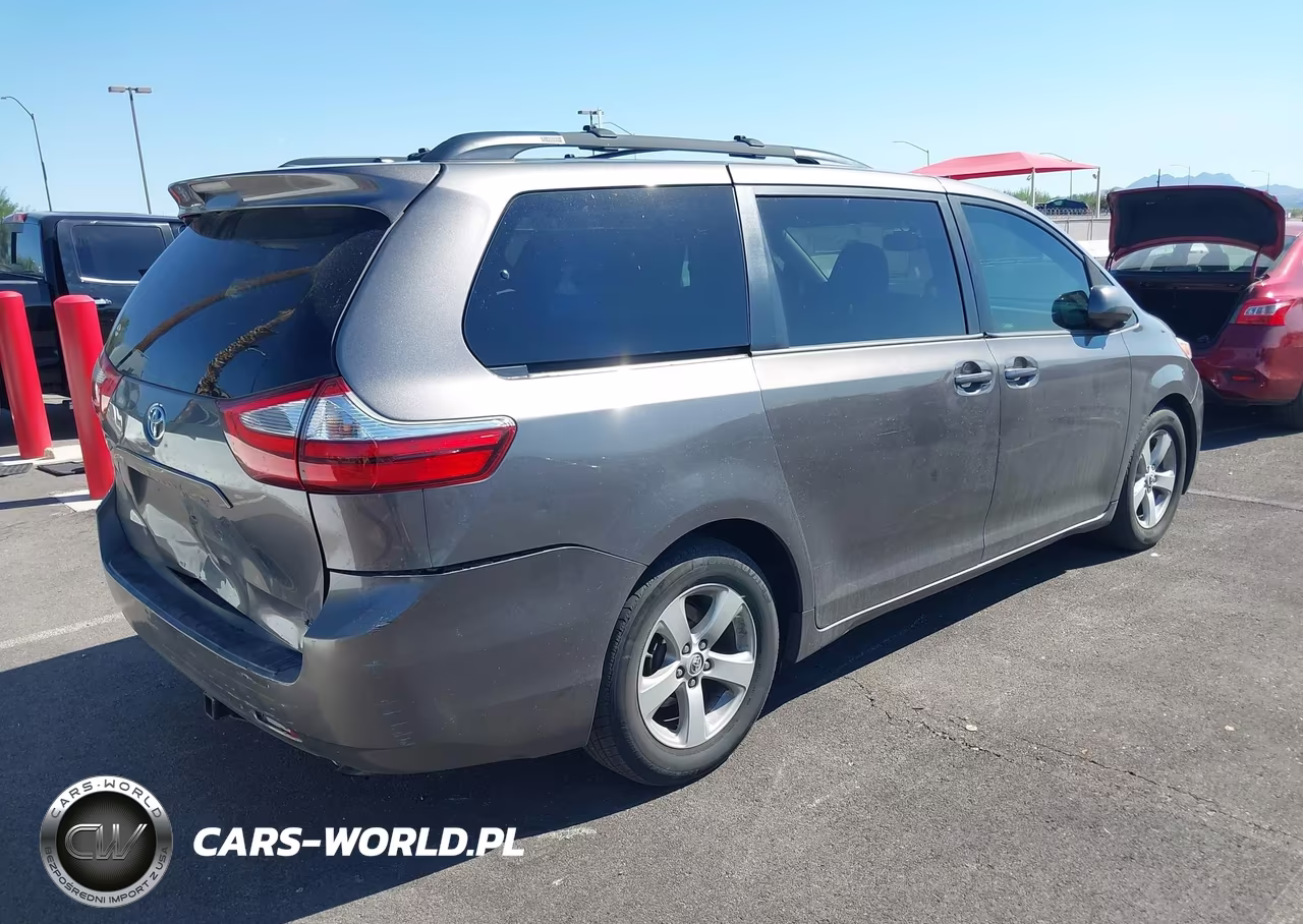 2017 Toyota Sienna Le 8 Passenger VIN:5TDKZ3DC0HS893526 - 4