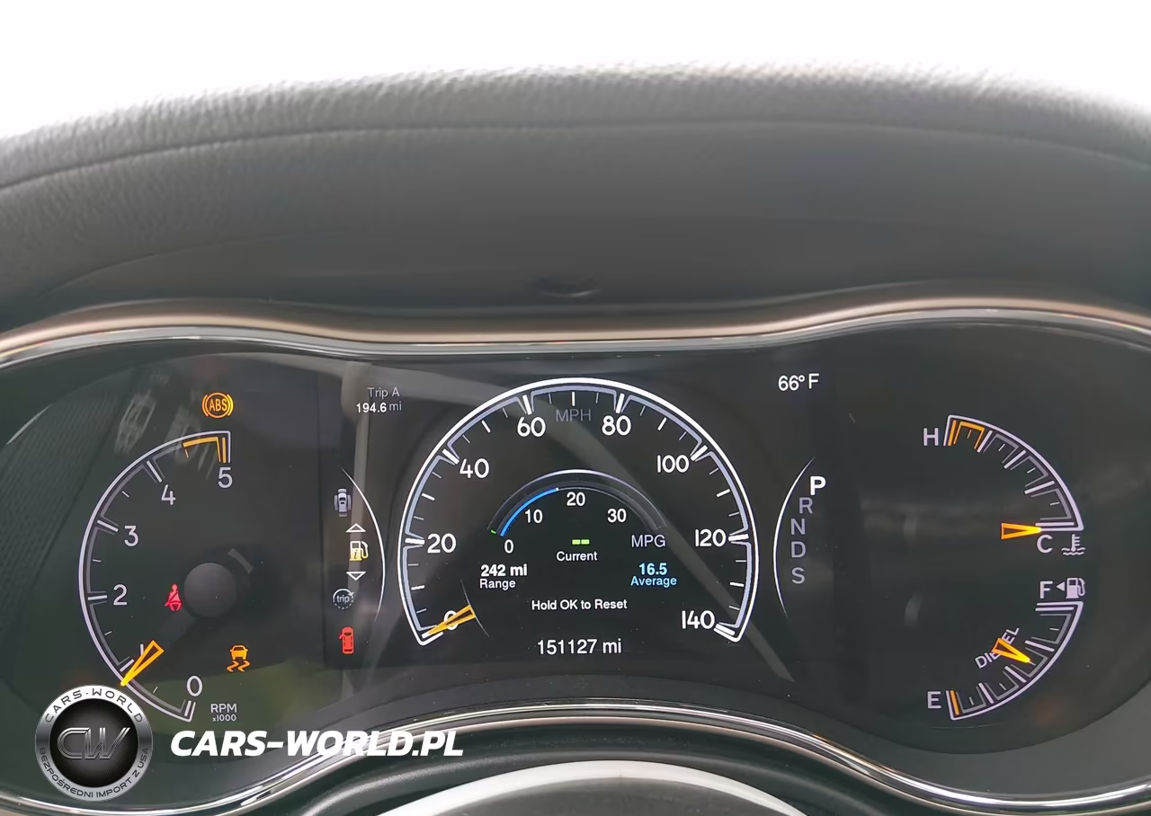 2015 Jeep Grand Cherokee Summit VIN:1C4RJEJM5FC741061 - 7