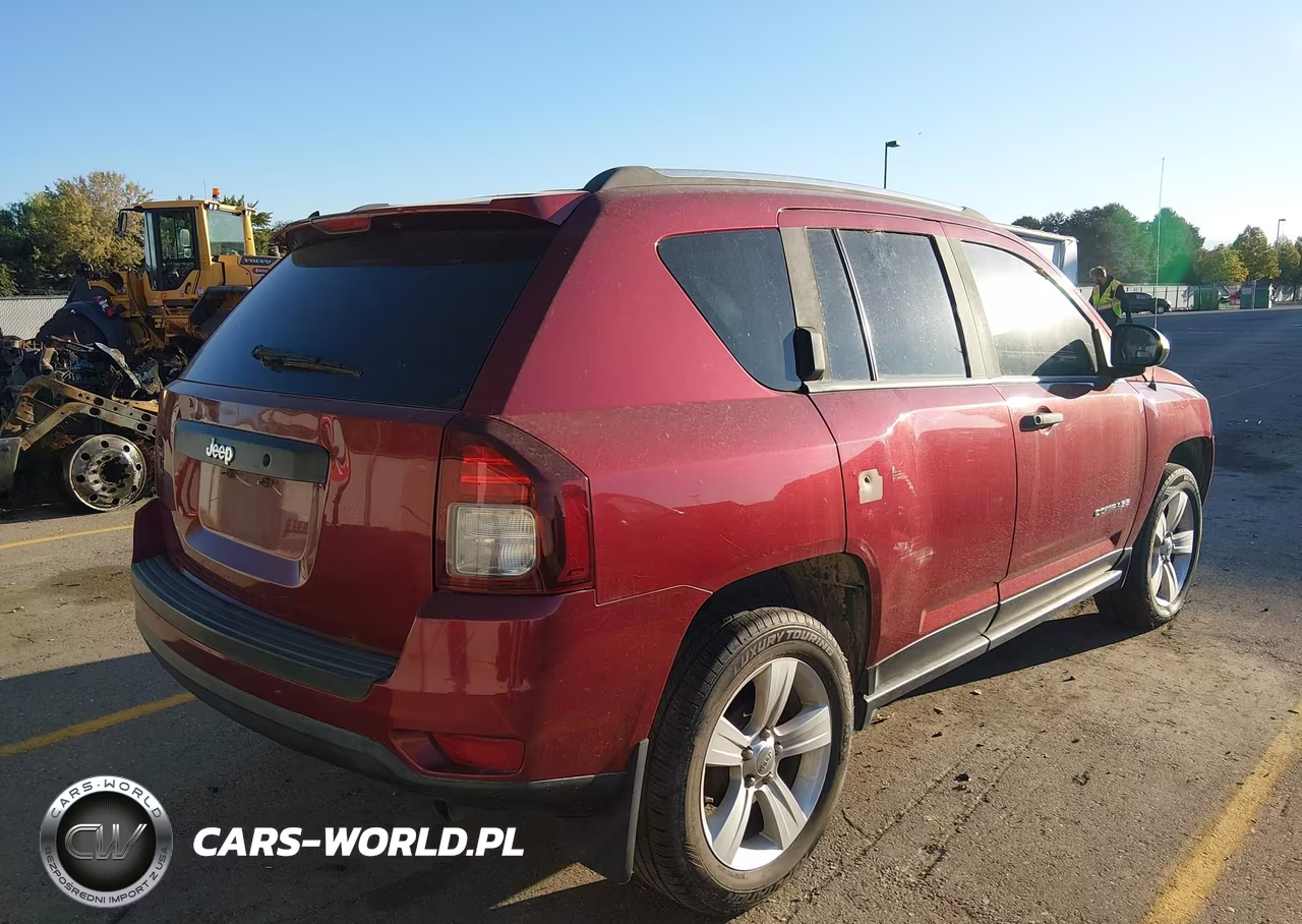 2014 Jeep Compass Sport VIN:1C4NJCBA1ED560149 - 4
